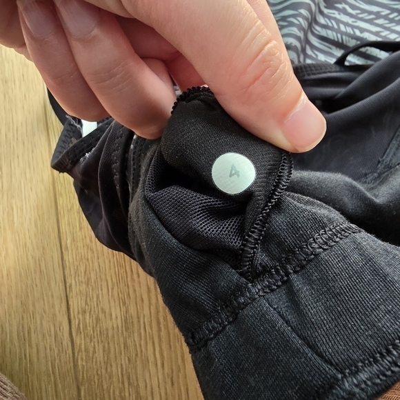 Lululemon Running  In The City Tank Stripe Play Slate Black - 4 - Picture 6 of 11